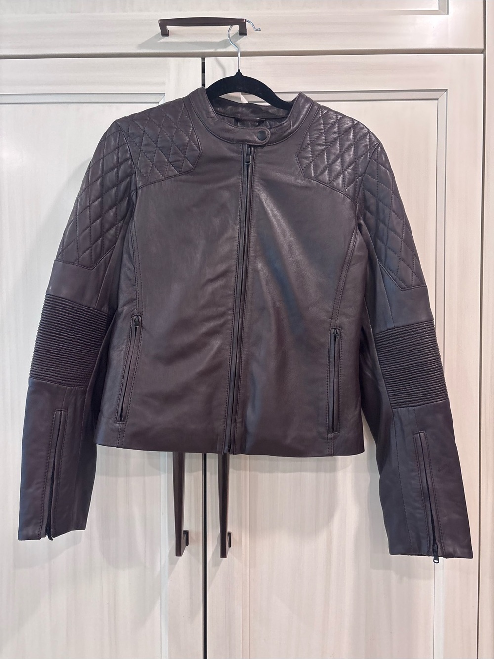Danier women’s genuine leather moto jacket dark eggplant purple quilted zip S